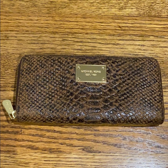 Michael Kors Brown Textured Python Zip Wallet - Picture 1 of 7